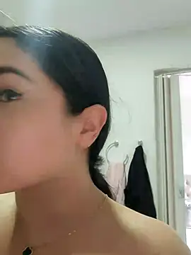 Lia Hurley online show from December 1, 2025, 4:08 pm