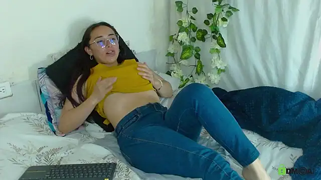 Hot Candy  online show from April 5, 2026, 1:12 am