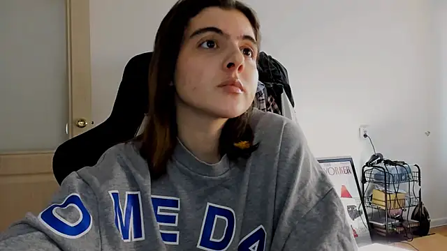 emmamurrr online show from December 20, 2024, 12:16 pm