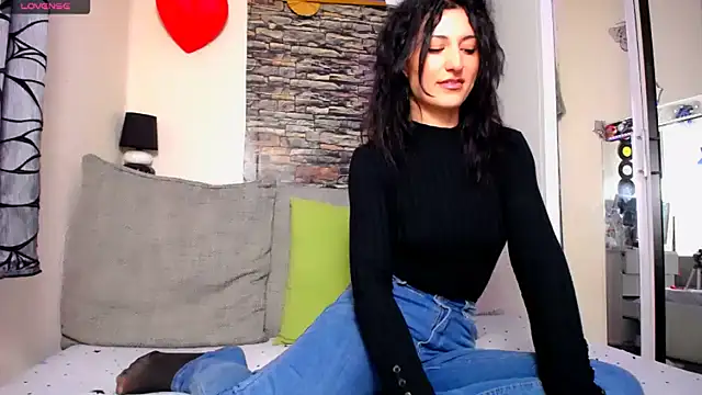 Angelique An online show from March 18, 2025, 6:17 pm