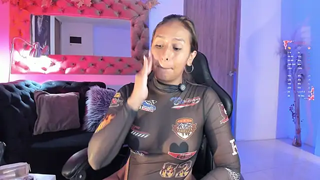 AmelyaMann online show from May 20, 2026, 12:57 pm