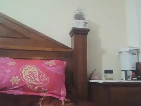 Snapshot of Nuttysub chatting on February 7, 2026, 1:57 am Nuttysub online show from February 7, 2026, 1:57 am