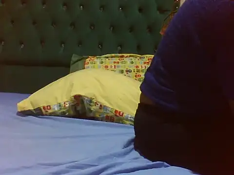 Sexy Riri online show from May 10, 2026, 4:49 am