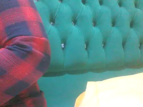 Snapshot of Sexy_Riri chatting on October 31, 2025, 3:30 pm Sexy Riri online show from October 31, 2025, 3:30 pm