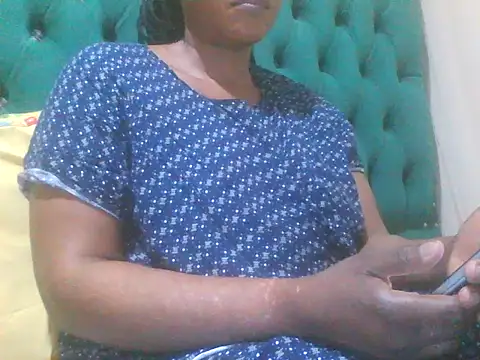 Snapshot of Sexy_Riri chatting on November 15, 2025, 2:15 am Sexy Riri online show from November 15, 2025, 2:15 am