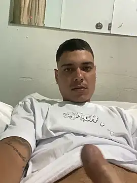 guiii012 online show from December 19, 2025, 5:43 am