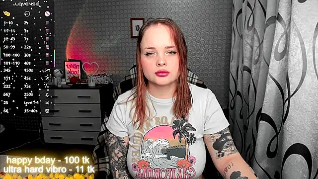 Snapshot of flower_sarah_ chatting on November 22, 2025, 10:19 pm flower sarah online show from November 22, 2025, 10:19 pm