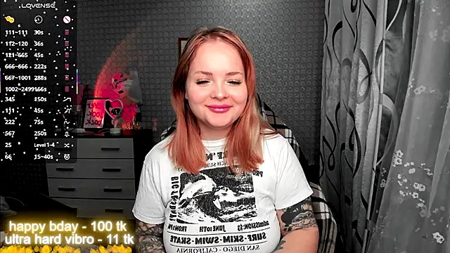 Snapshot of flower_sarah_ chatting on November 25, 2025, 9:59 pm flower sarah online show from November 25, 2025, 9:59 pm