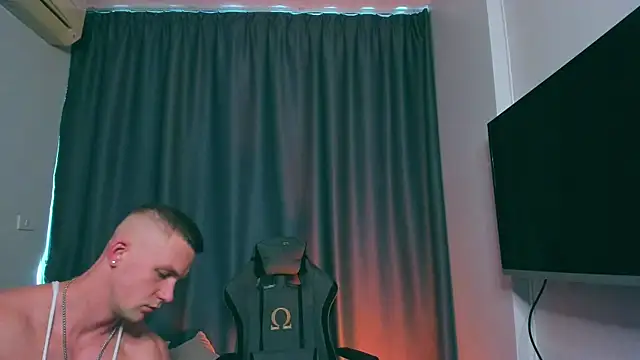 Snapshot of Samuel_Andrew chatting on March 5, 2025, 5:50 am Samuel Andrew online show from March 5, 2025, 5:50 am