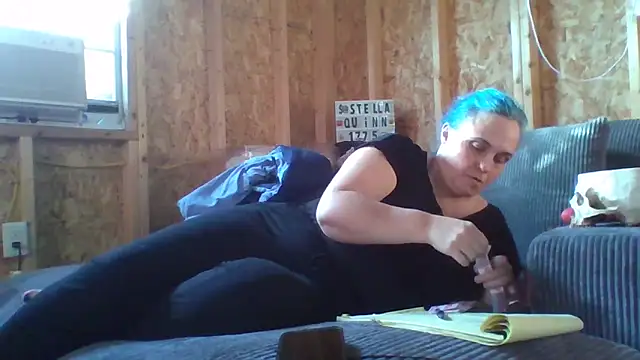 stellaquinn1775 online show from February 16, 2026, 10:07 pm