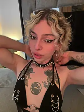 Snapshot of Bonnie_vega chatting on December 18, 2025, 8:45 pm Bonnie vega online show from December 18, 2025, 8:45 pm