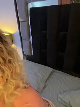 Snapshot of Bonnie_vega chatting on November 5, 2025, 8:23 pm Bonnie vega online show from November 5, 2025, 8:23 pm