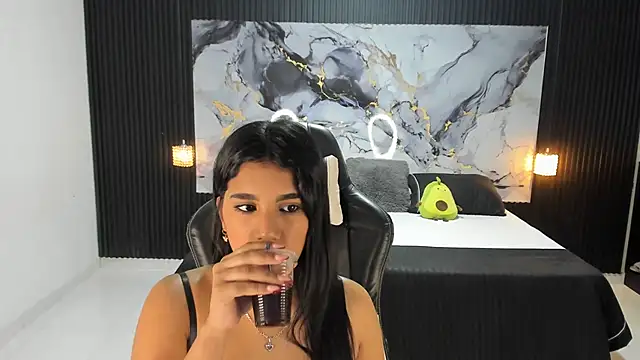 Ivy 16 online show from November 22, 2025, 12:04 pm