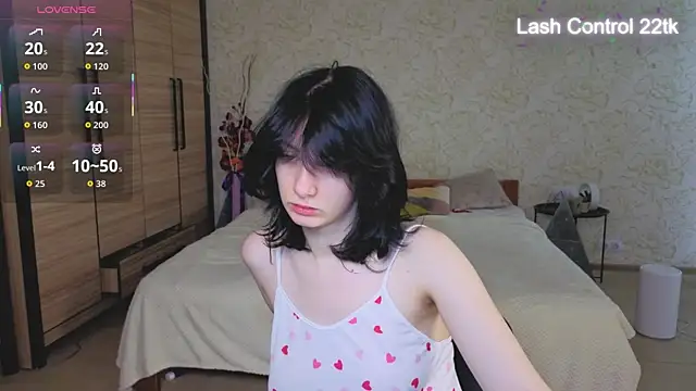 Snapshot of JulisSweet chatting on April 19, 2026, 6:25 am JulisSweet online show from April 19, 2026, 6:25 am