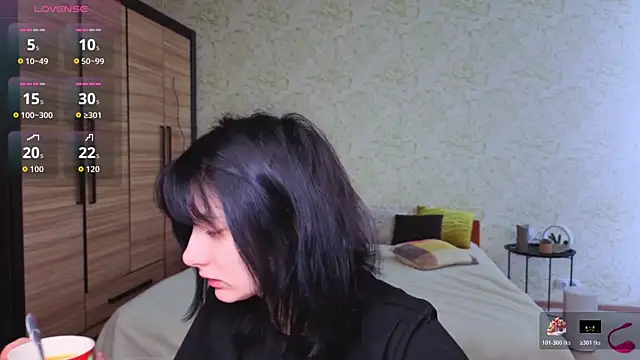 Snapshot of JulisSweet chatting on November 3, 2025, 8:07 am JulisSweet online show from November 3, 2025, 8:07 am