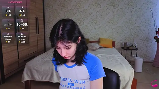 Snapshot of JulisSweet chatting on November 30, 2025, 8:04 am JulisSweet online show from November 30, 2025, 8:04 am