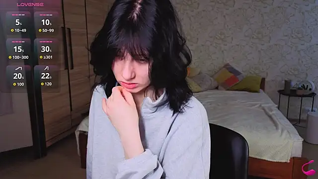 Snapshot of JulisSweet chatting on November 16, 2025, 7:57 am JulisSweet online show from November 16, 2025, 7:57 am