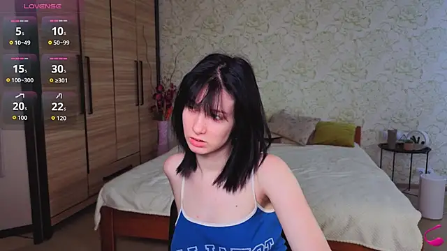 Snapshot of JulisSweet chatting on November 8, 2025, 8:18 am JulisSweet online show from November 8, 2025, 8:18 am