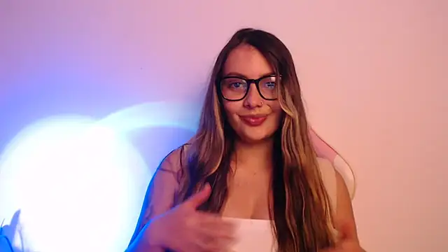 Snapshot of lalawhitte chatting on December 16, 2025, 10:36 pm lalawhitte online show from December 16, 2025, 10:36 pm