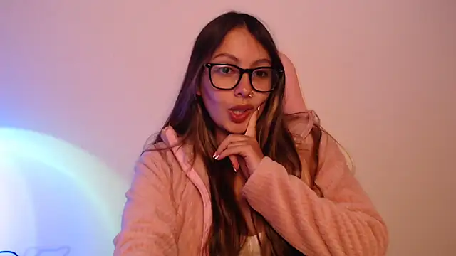 Snapshot of lalawhitte chatting on November 26, 2025, 9:26 pm lalawhitte online show from November 26, 2025, 9:26 pm