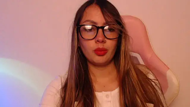 Snapshot of lalawhitte chatting on November 24, 2025, 9:26 pm lalawhitte online show from November 24, 2025, 9:26 pm