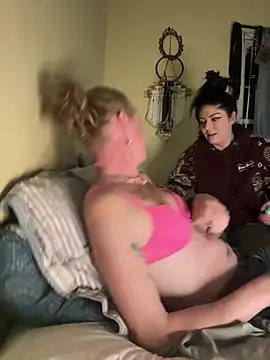 Snapshot of Cutetrans90 chatting on March 21, 2025, 5:43 am Cutetrans90 online show from March 21, 2025, 5:43 am