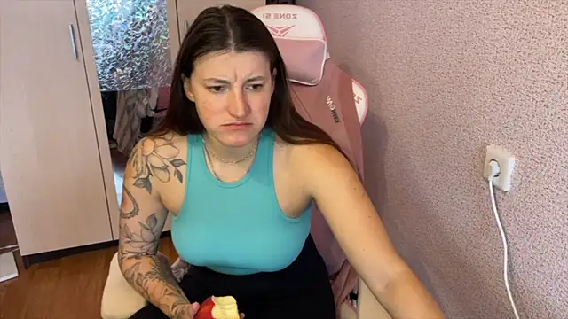 Katrin  kiss online show from March 26, 2026, 12:03 pm