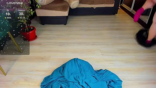 Snapshot of Carolina_bby chatting on February 3, 2026, 7:41 pm Carolina bby online show from February 3, 2026, 7:41 pm