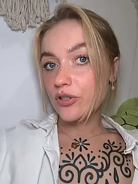 Snapshot of Goldloeckchen159 chatting on July 2, 2026, 8:37 pm Goldloeckchen159 online show from July 2, 2026, 8:37 pm