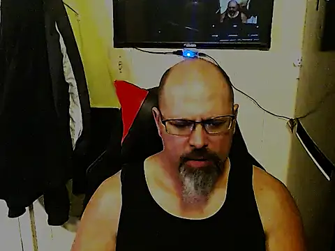 Snapshot of KrazyLegz chatting on January 1, 2025, 1:47 am KrazyLegz online show from January 1, 2025, 1:47 am