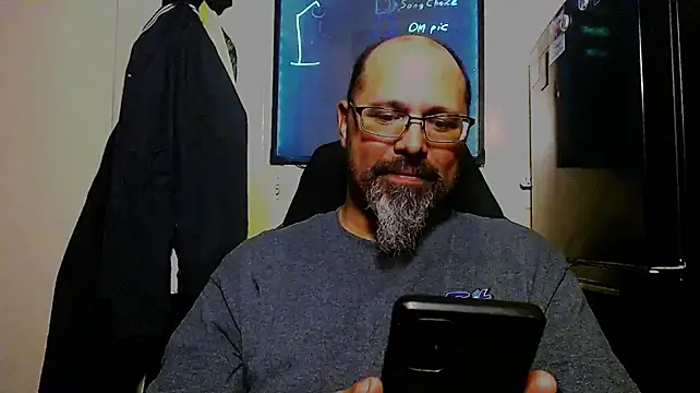 Snapshot of KrazyLegz chatting on December 18, 2024, 2:10 am KrazyLegz online show from December 18, 2024, 2:10 am