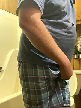 Snapshot of bigJohnson223 chatting on October 25, 2025, 10:47 am bigJohnson223 online show from October 25, 2025, 10:47 am