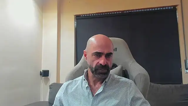 Snapshot of Bicopflirt chatting on February 8, 2026, 12:14 pm Bicopflirt online show from February 8, 2026, 12:14 pm