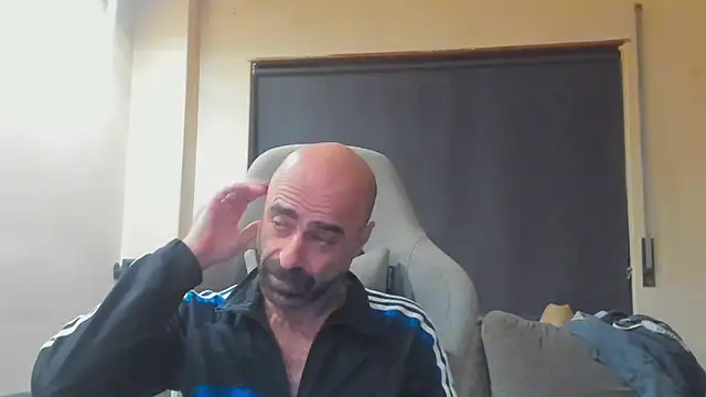 Snapshot of Bicopflirt chatting on November 14, 2025, 1:53 am Bicopflirt online show from November 14, 2025, 1:53 am