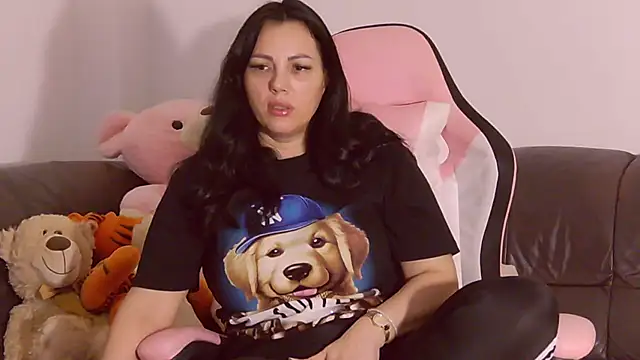 Snapshot of ReiyaRey chatting on December 3, 2025, 10:31 pm ReiyaRey online show from December 3, 2025, 10:31 pm