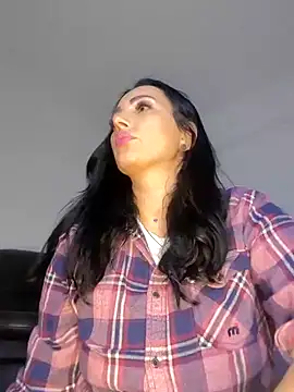 Snapshot of ReiyaRey chatting on October 23, 2025, 8:51 pm ReiyaRey online show from October 23, 2025, 8:51 pm