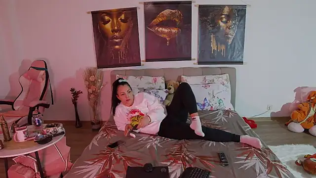 ReiyaRey online show from March 3, 2026, 8:49 pm