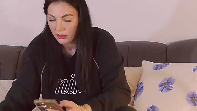 Snapshot of ReiyaRey chatting on November 6, 2025, 10:58 pm ReiyaRey online show from November 6, 2025, 10:58 pm