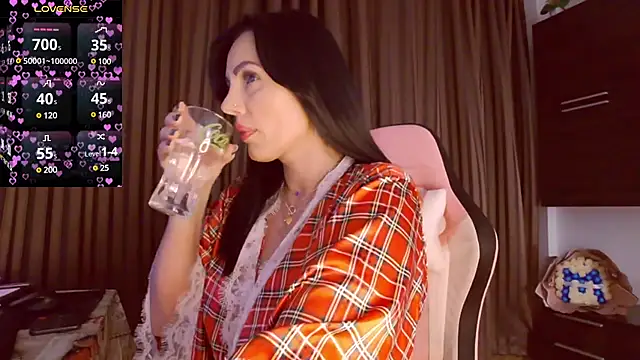 Snapshot of ReiyaRey chatting on March 19, 2025, 9:37 pm ReiyaRey online show from March 19, 2025, 9:37 pm