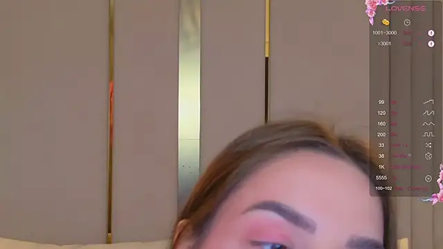 Snapshot of BellaHalles chatting on November 20, 2025, 6:14 am BellaHalles online show from November 20, 2025, 6:14 am