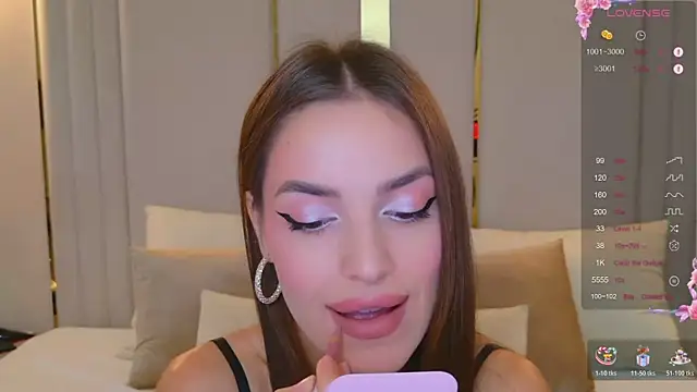 Snapshot of BellaHalles chatting on October 24, 2025, 6:12 am BellaHalles online show from October 24, 2025, 6:12 am