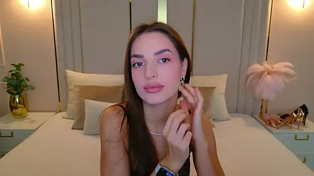 Snapshot of BellaHalles chatting on November 30, 2025, 5:52 am BellaHalles online show from November 30, 2025, 5:52 am