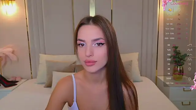 Snapshot of BellaHalles chatting on November 9, 2025, 6:06 am BellaHalles online show from November 9, 2025, 6:06 am