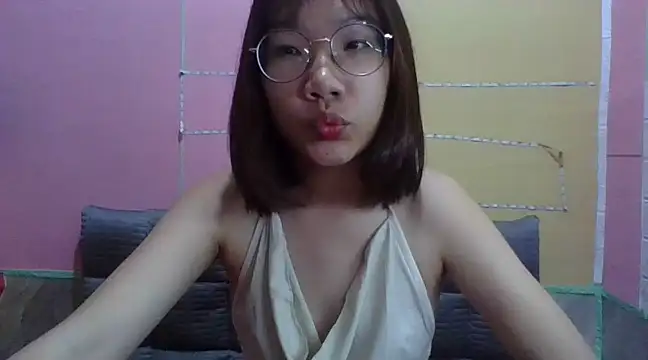 Snapshot of Nanoko chatting on December 7, 2024, 2:41 pm Nanoko online show from December 7, 2024, 2:41 pm