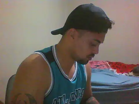 Snapshot of Xcumshot33 chatting on November 12, 2025, 1:32 am Xcumshot33 online show from November 12, 2025, 1:32 am