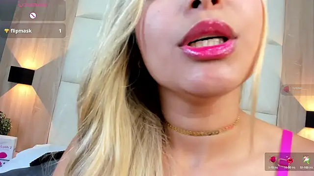 Snapshot of bella1207 chatting on March 13, 2025, 11:16 pm bella1207 online show from March 13, 2025, 11:16 pm