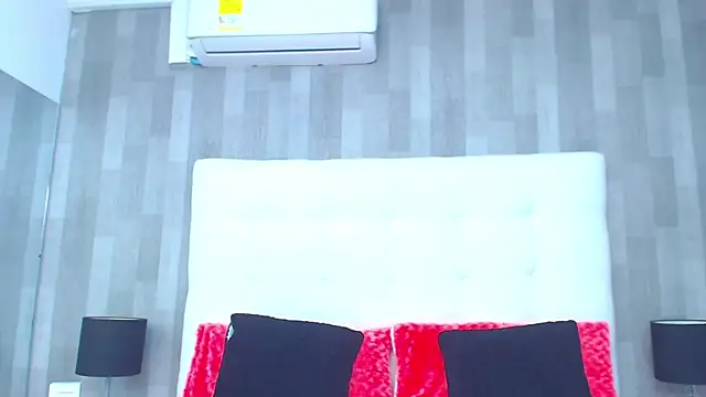 LeahMillerr online show from February 17, 2026, 12:24 pm