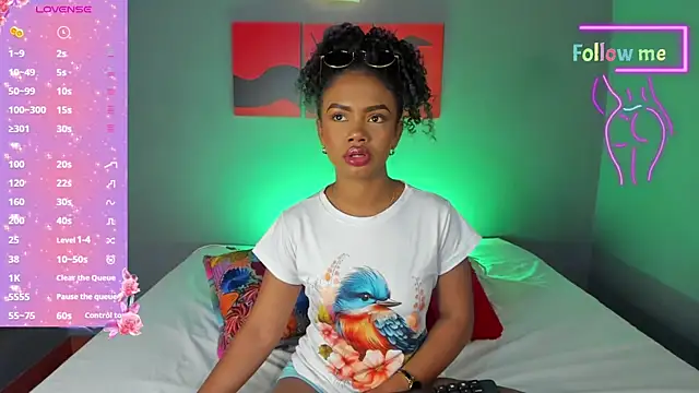 Snapshot of EmmaSmith06 chatting on March 6, 2025, 5:54 pm EmmaSmith06 online show from March 6, 2025, 5:54 pm