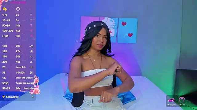 Snapshot of EmmaSmith06 chatting on November 13, 2025, 5:17 pm EmmaSmith06 online show from November 13, 2025, 5:17 pm