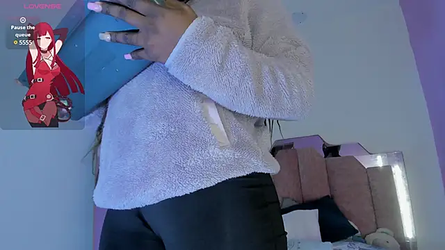 Snapshot of LoveQueen2 chatting on March 21, 2025, 11:44 am LoveQueen2 online show from March 21, 2025, 11:44 am